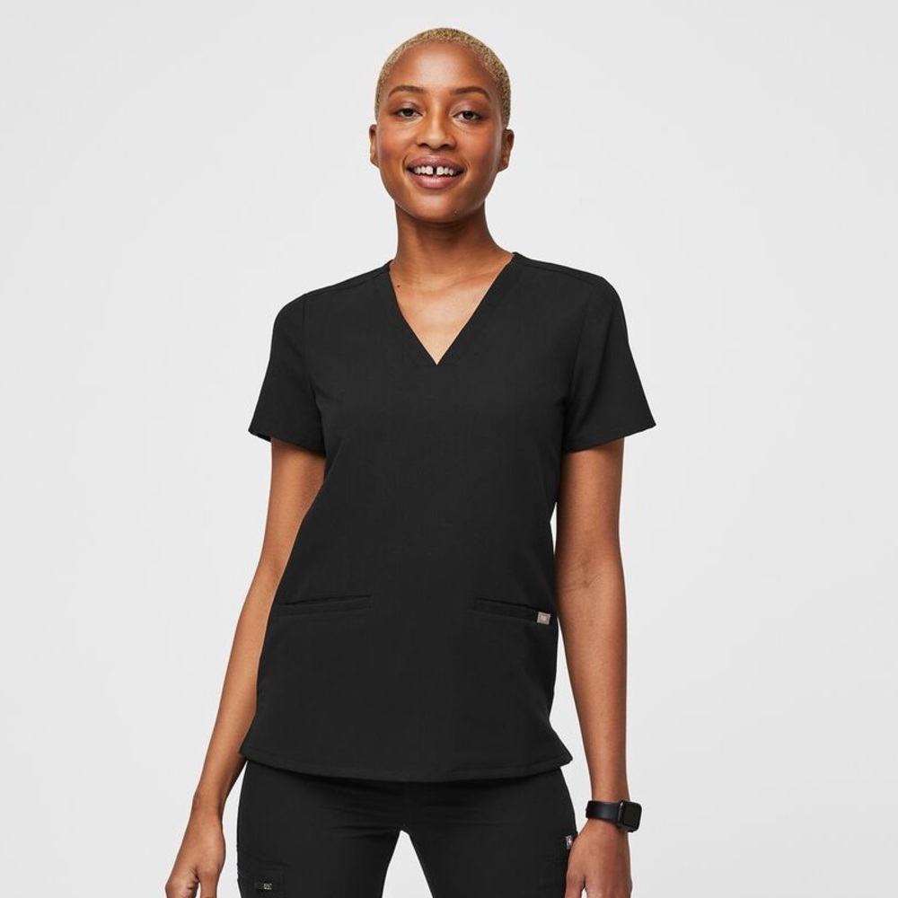 Casma Three-Pocket Scrub Top